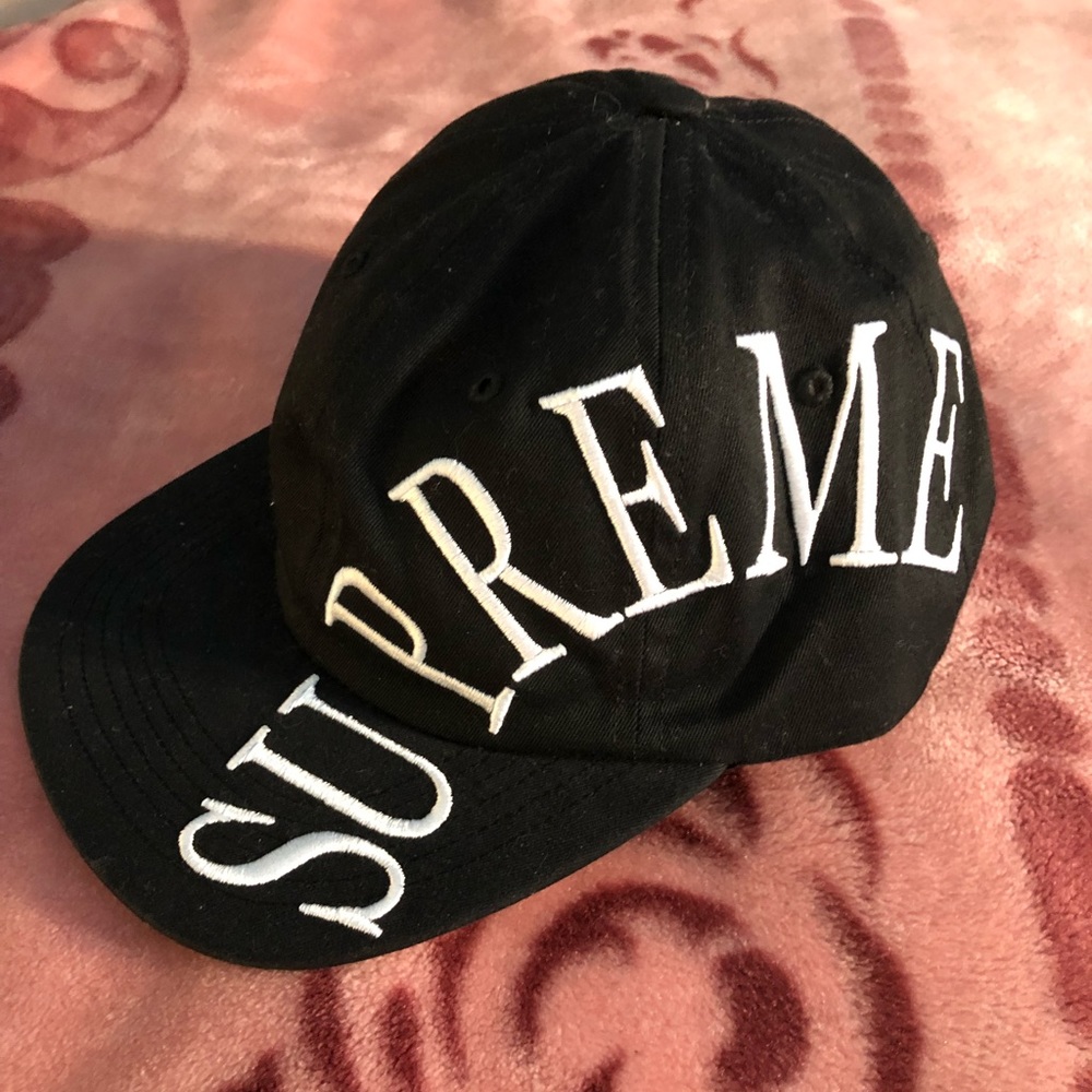 Supreme Side Arc 6-Panel Hat